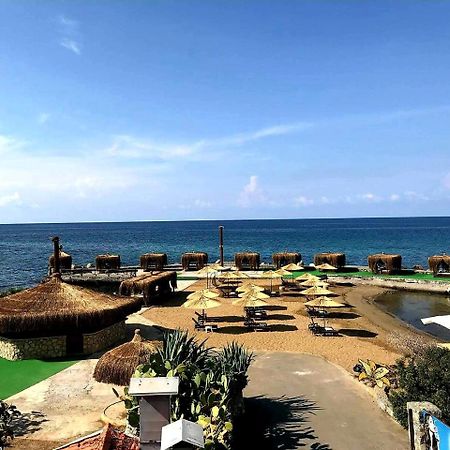 Celebrity Hotel Lapithos  Exterior foto
