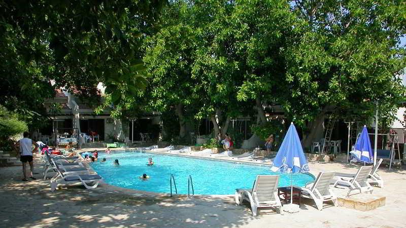 Celebrity Hotel Lapithos  Exterior foto