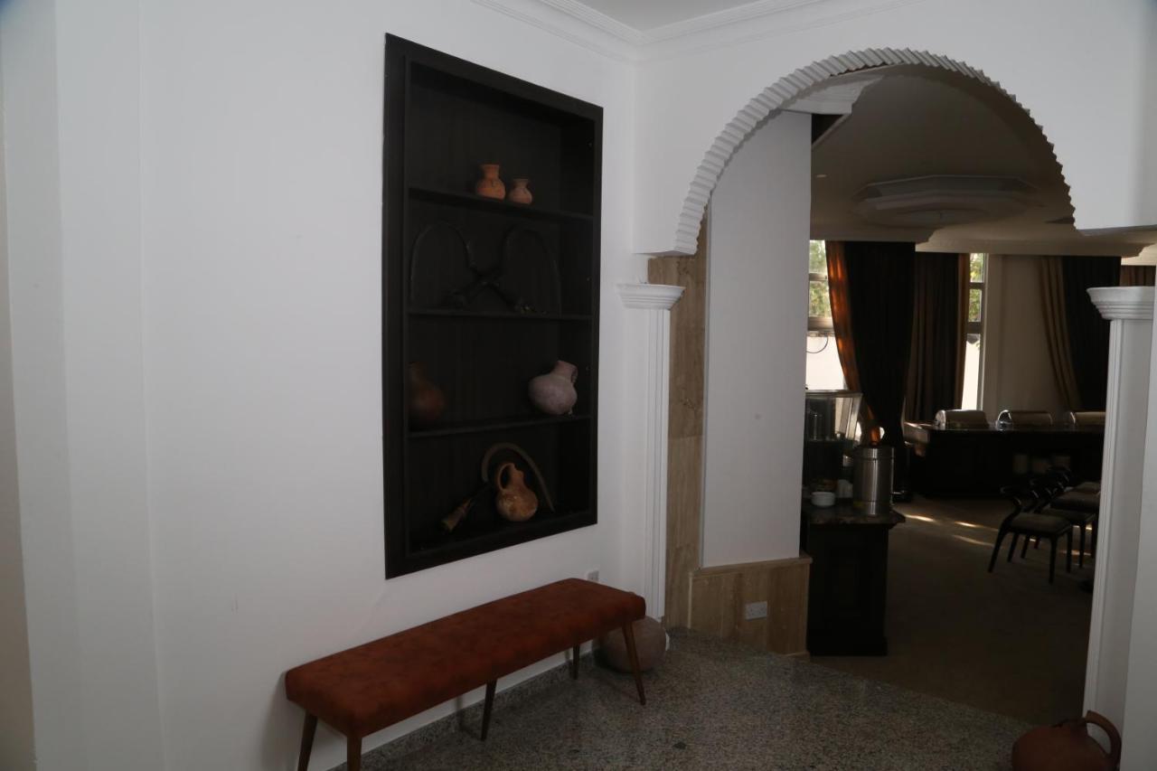 Celebrity Hotel Lapithos  Exterior foto