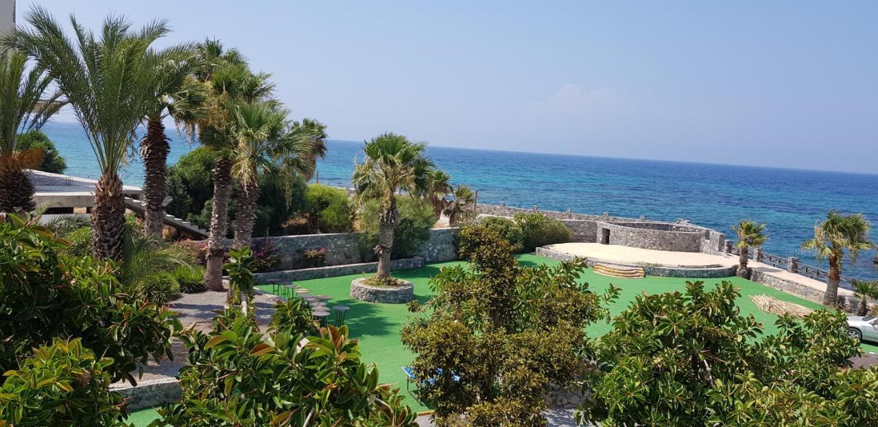 Celebrity Hotel Lapithos  Exterior foto