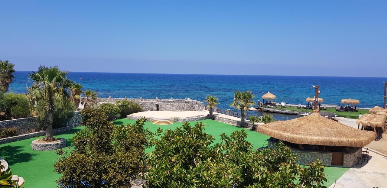Celebrity Hotel Lapithos  Exterior foto